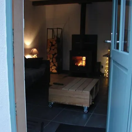 Authentique Maison De Pecheur Entre-terre & Avec Un Poele A Bois A Disposition