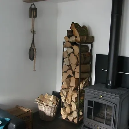 Authentique Maison De Pecheur Entre-terre&mer Avec Un Poêle à Bois A Disposition Hébergement de vacances *