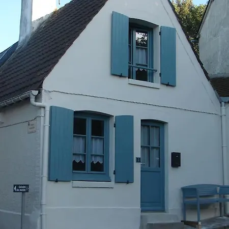 Authentique Maison De Pecheur Entre-terre&mer Avec Un Poêle à Bois A Disposition *