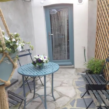 Authentique Maison De Pecheur Entre-terre & Avec Un Poele A Bois A Disposition 度假居