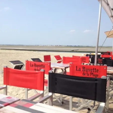 Authentique Maison De Pecheur Entre-terre&mer Avec Un Poêle à Bois A Disposition