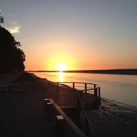 Authentique Maison De Pecheur Entre-terre & Avec Un Poele A Bois A Disposition 度假居 索姆河畔的圣瓦列里